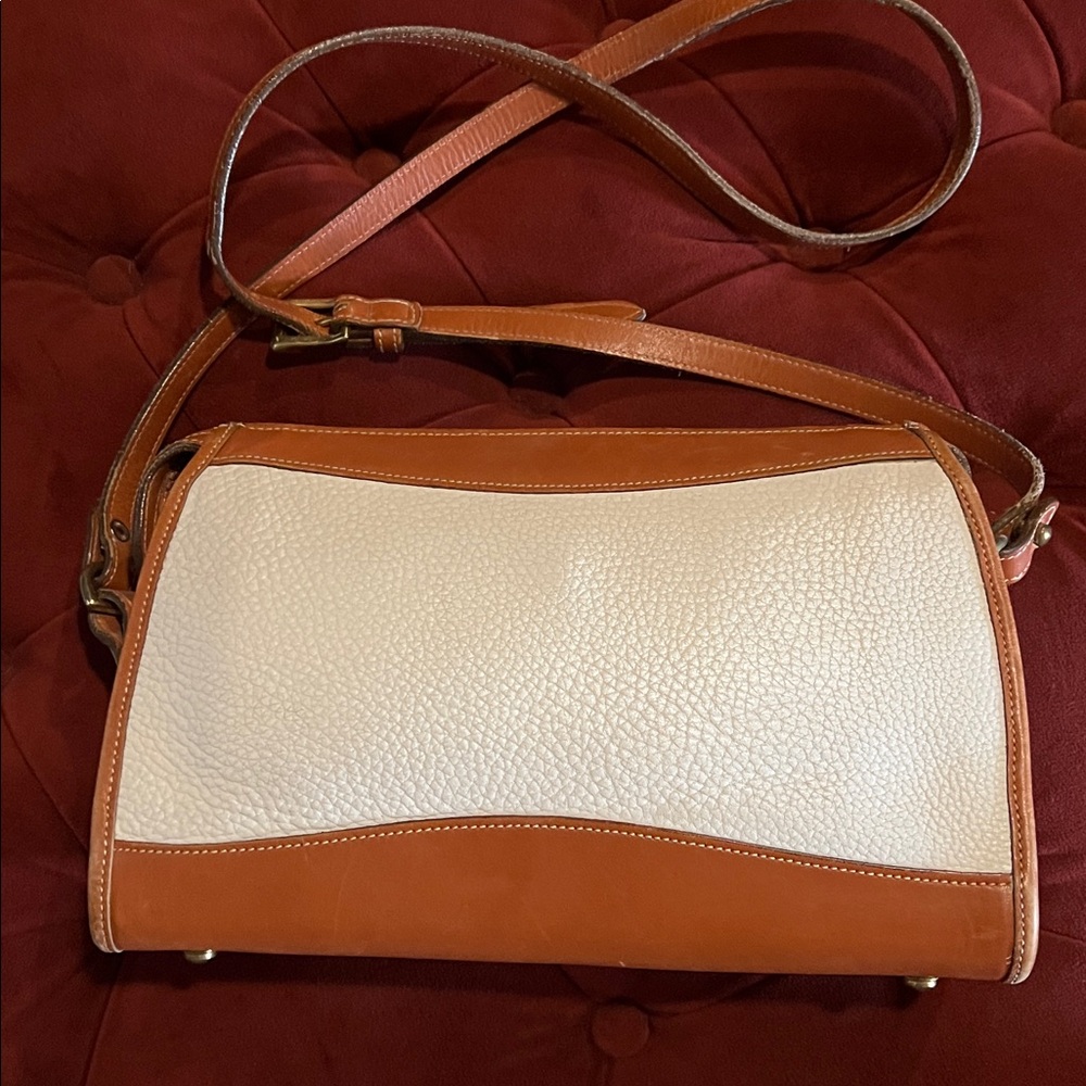 Dooney & Bourke Vintage White Shoulder Bag - Picture 2 of 14